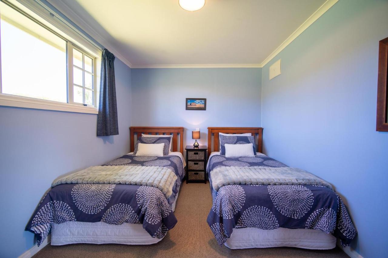 Blue Thistle Cottages Te Anau Exterior photo