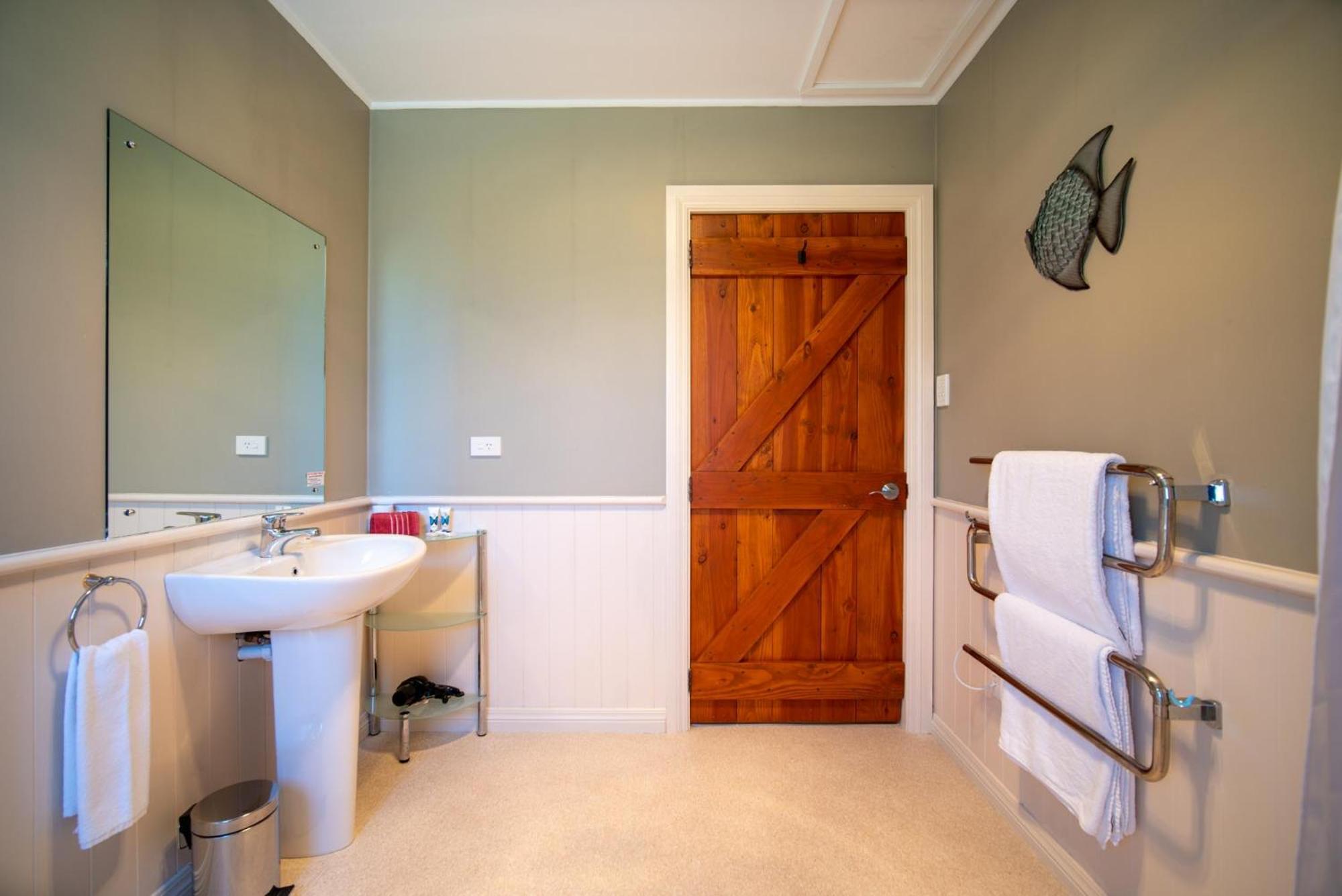 Blue Thistle Cottages Te Anau Room photo